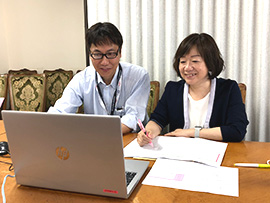 Web面接を行う様子